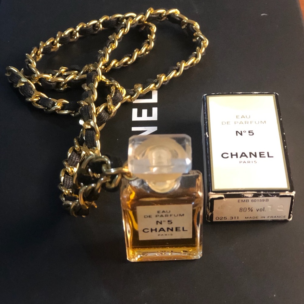 CHANEL NECKLACE N°5 Perfume Bottle